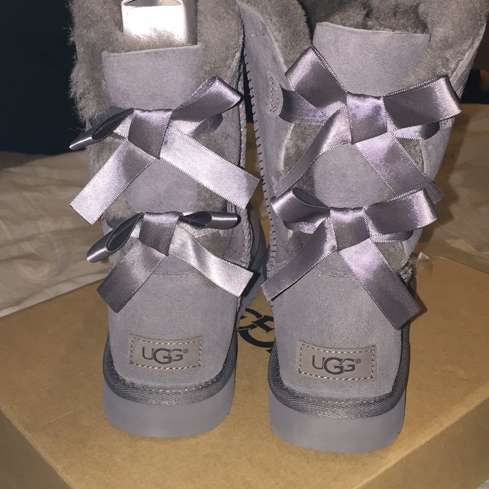 Ugg Bailey Bow Boots ( Brand New )